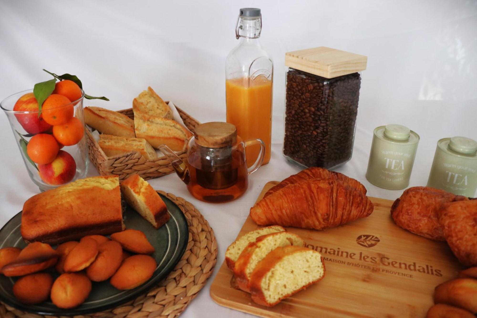 Domaine Les Gendalis Bed & Breakfast Saint-Saturnin-lès-Avignon Eksteriør bilde