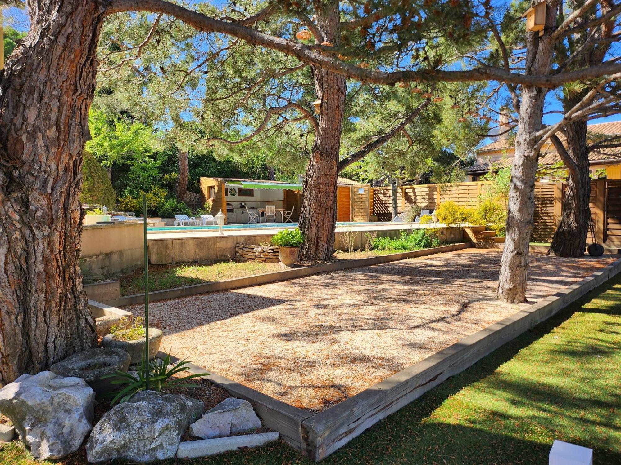 Domaine Les Gendalis Bed & Breakfast Saint-Saturnin-lès-Avignon Eksteriør bilde