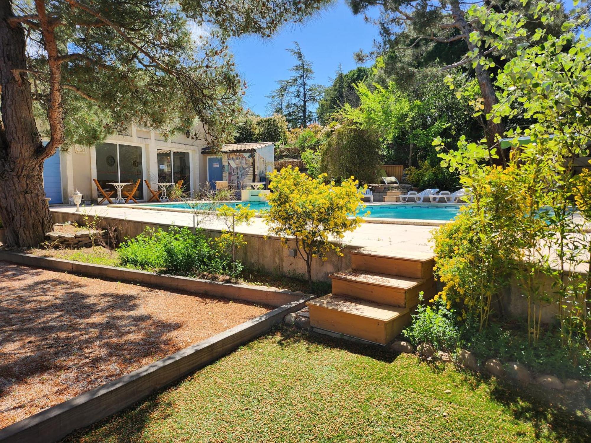 Domaine Les Gendalis Bed & Breakfast Saint-Saturnin-lès-Avignon Eksteriør bilde