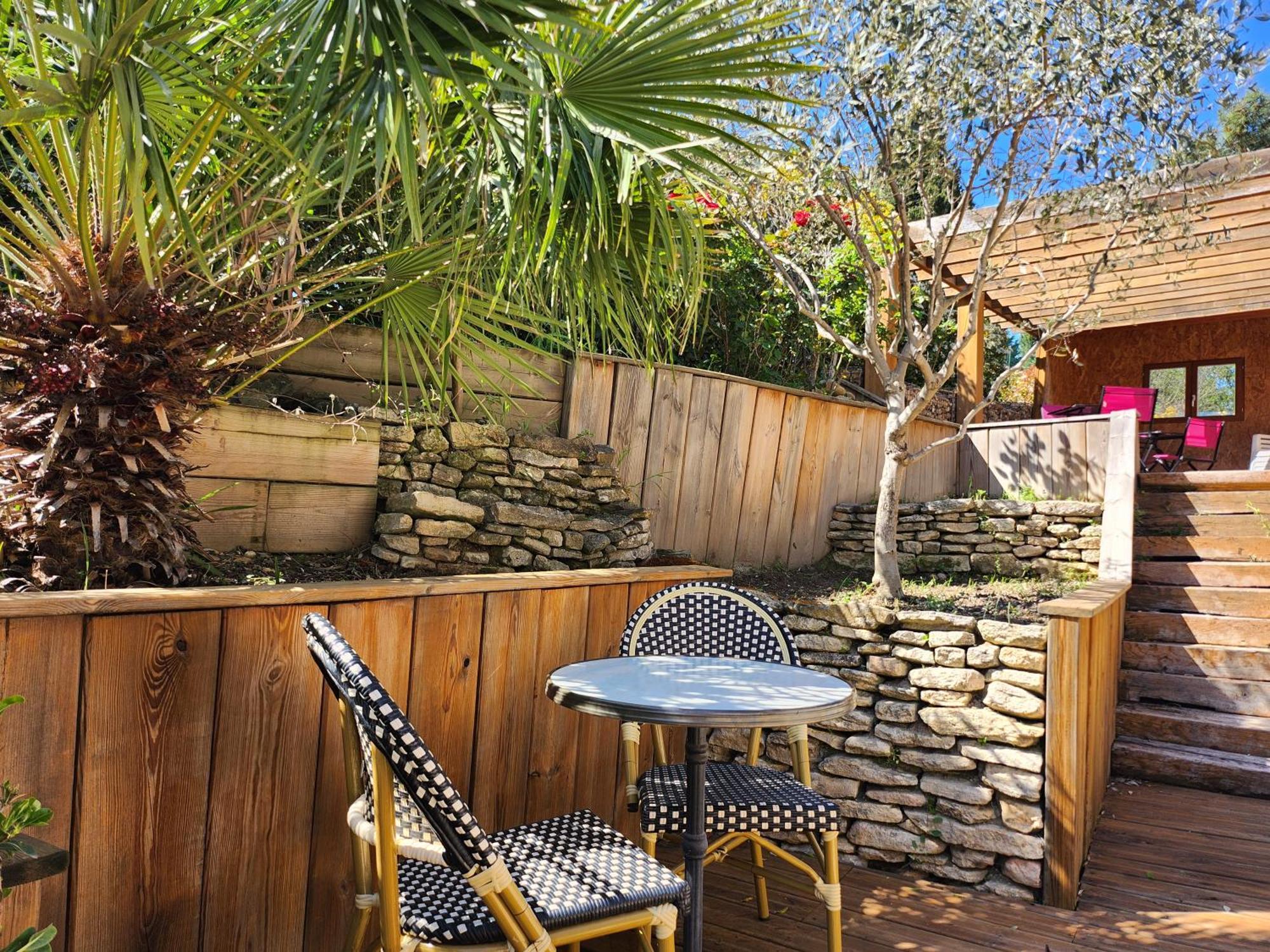 Domaine Les Gendalis Bed & Breakfast Saint-Saturnin-lès-Avignon Eksteriør bilde