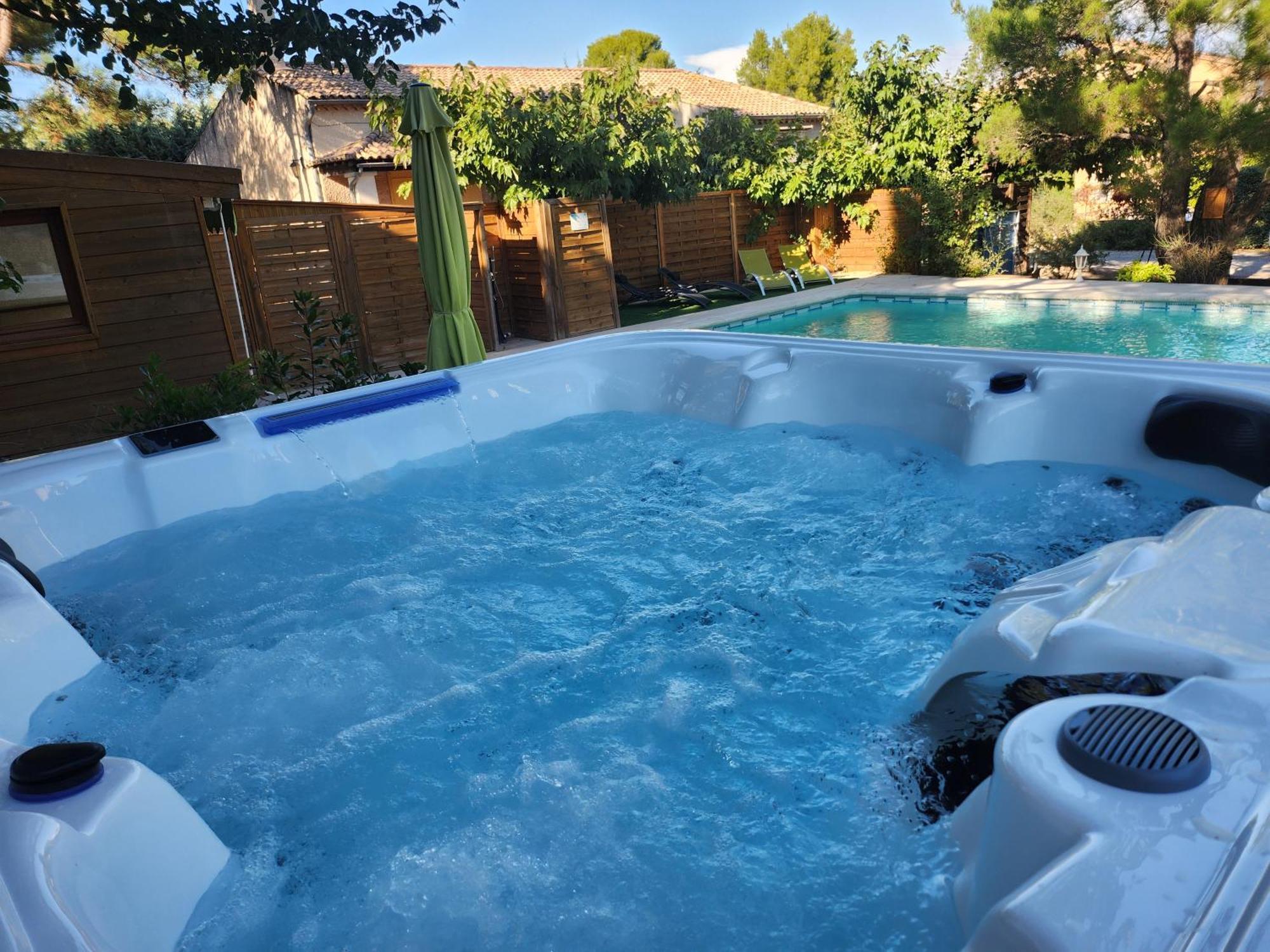 Domaine Les Gendalis Bed & Breakfast Saint-Saturnin-lès-Avignon Eksteriør bilde