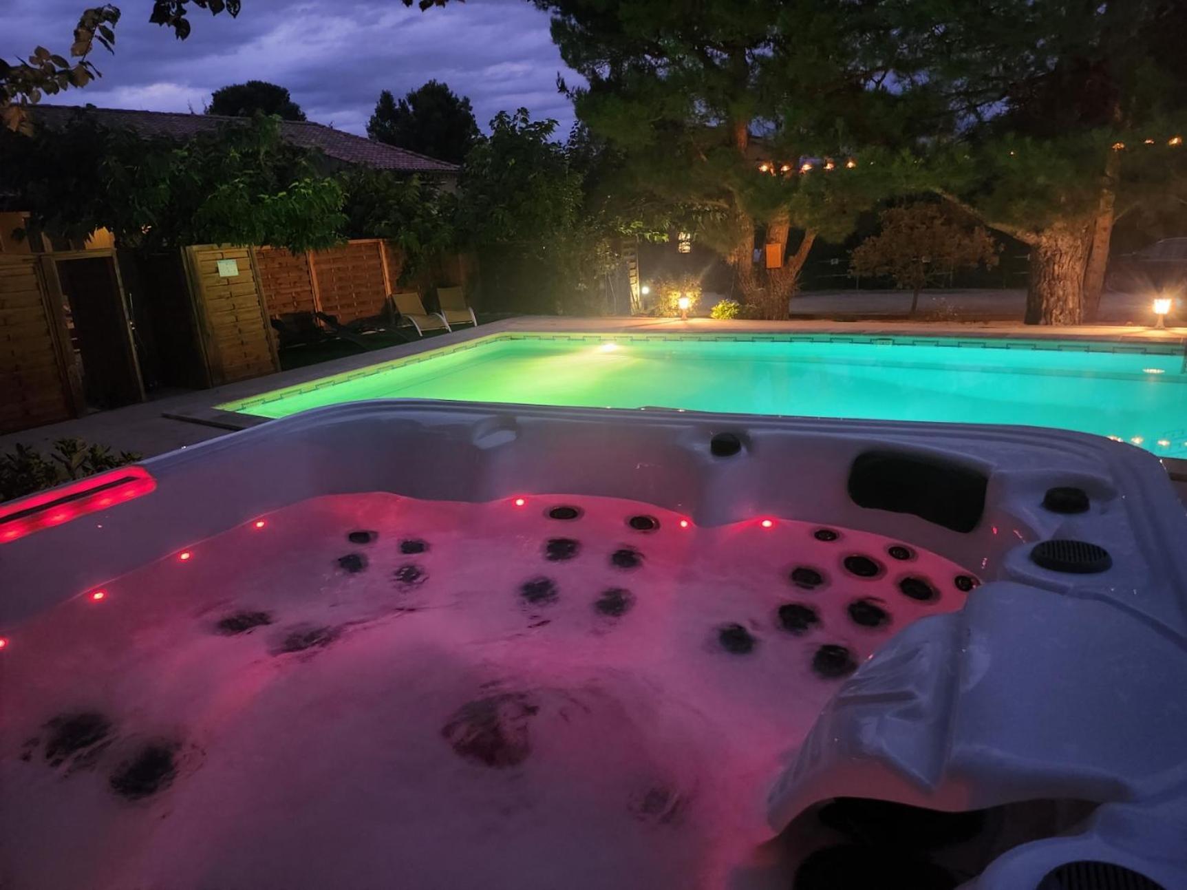 Domaine Les Gendalis Bed & Breakfast Saint-Saturnin-lès-Avignon Eksteriør bilde